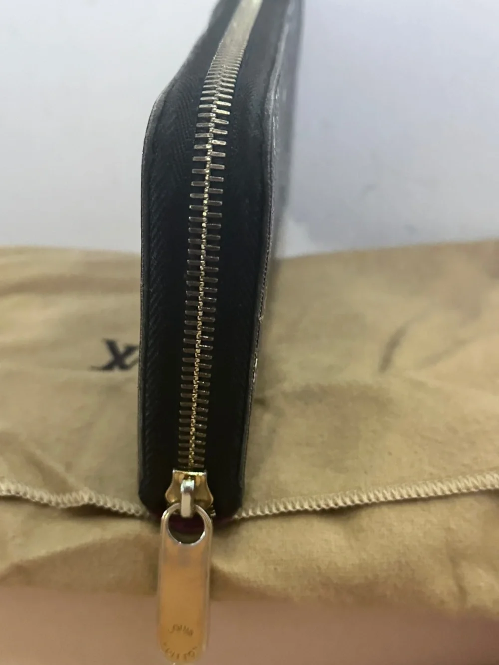 Louis Vuitton Murakami Zippy Wallet. - Picture 4 of 16